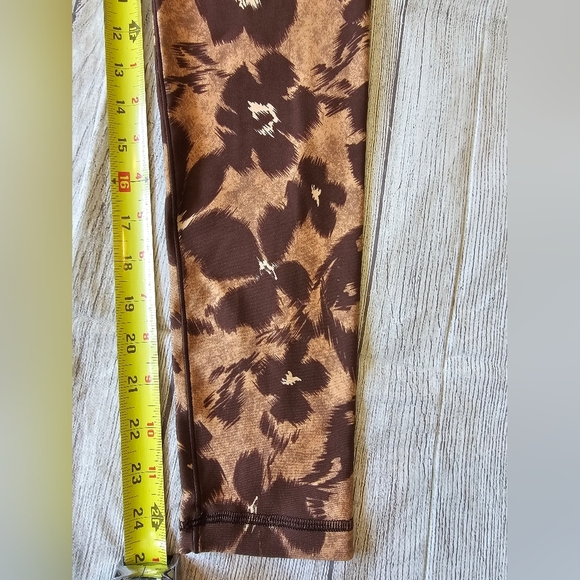 Aerie OFFLINE Size Medium Real Me 7/8 Hi-Rise Leggings Brown Floral Buttery Soft - Picture 8 of 8